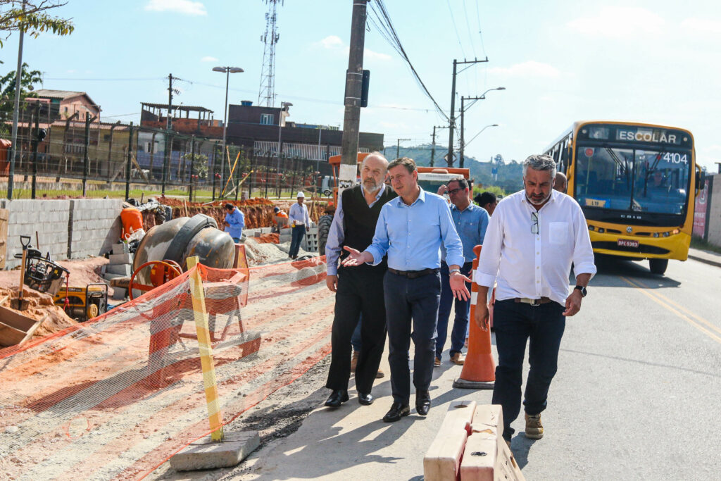 Prefeito Orlando Morando vistoria andamento nas obras de alargamento da ...